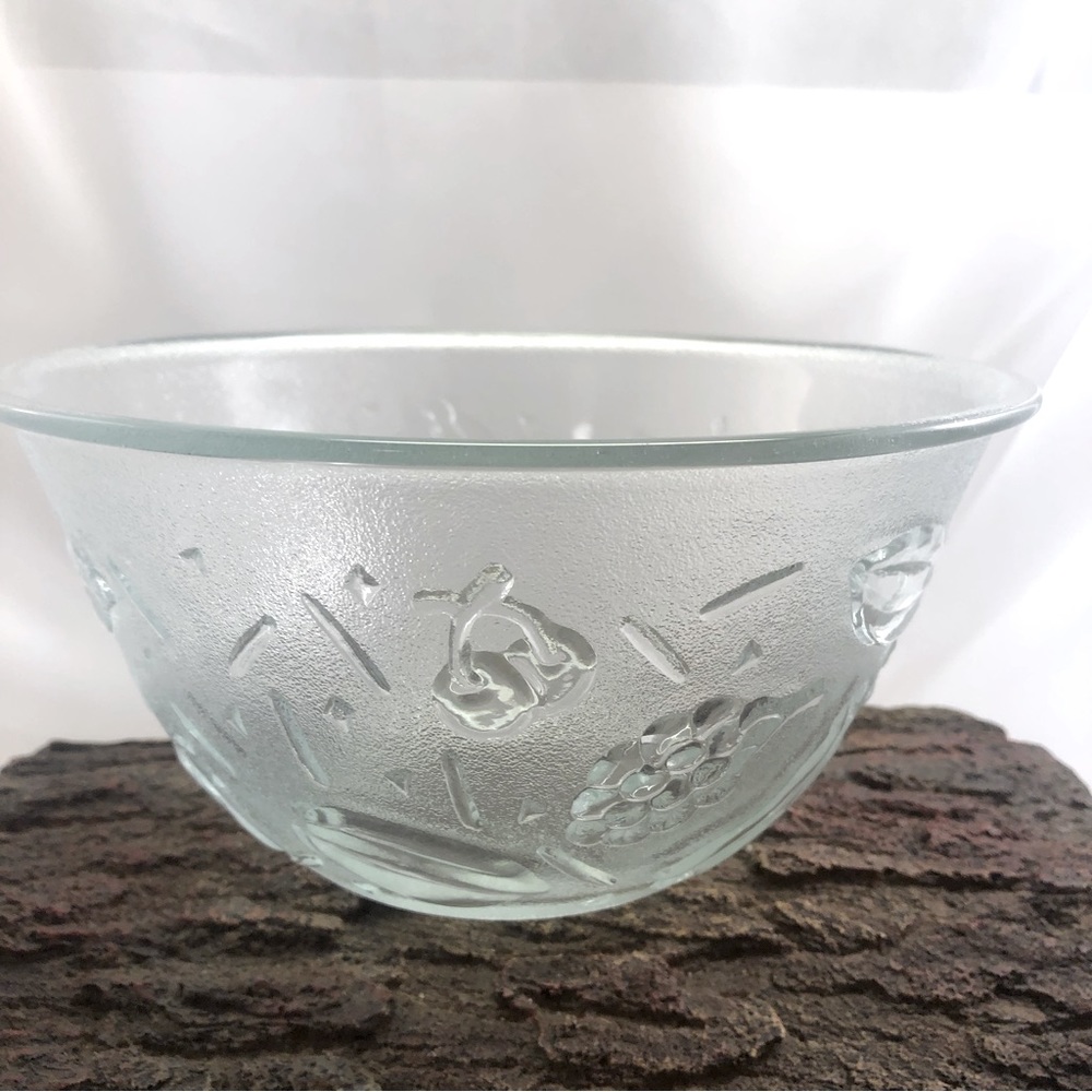 Pretty KIG Malaysia Fruit Etched Serving Glass Bowl